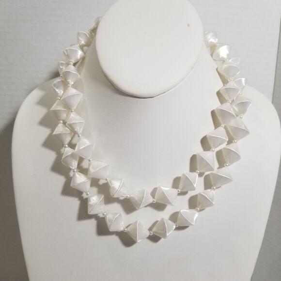 Signed Japan white beaded 14" necklace 3" ext. 1.1933 - Picture 1 of 10